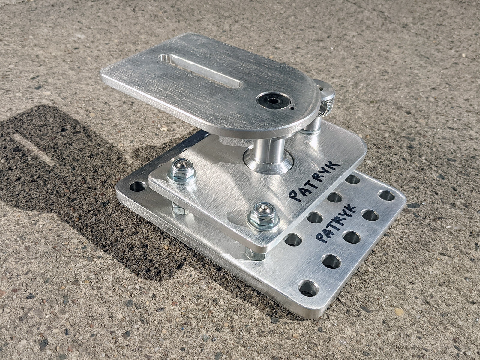 Mini Ball Camera Leveling Mount (up to 29lb)